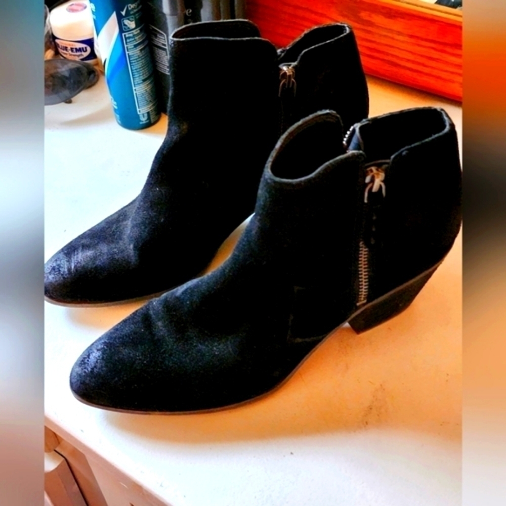 Frye & Co Suede Booties